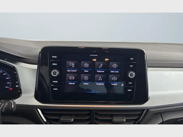 Volkswagen T-Roc (2023) — foto 8 van 23