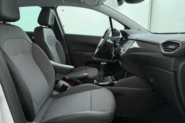Opel Crossland (2023) — foto 17 van 19