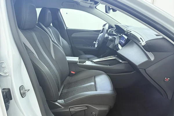 Peugeot 308 SW (2024) — foto 16 van 18