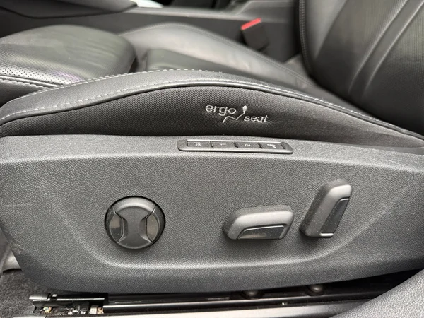 SKODA Octavia Combi (2024) — foto 11 van 19