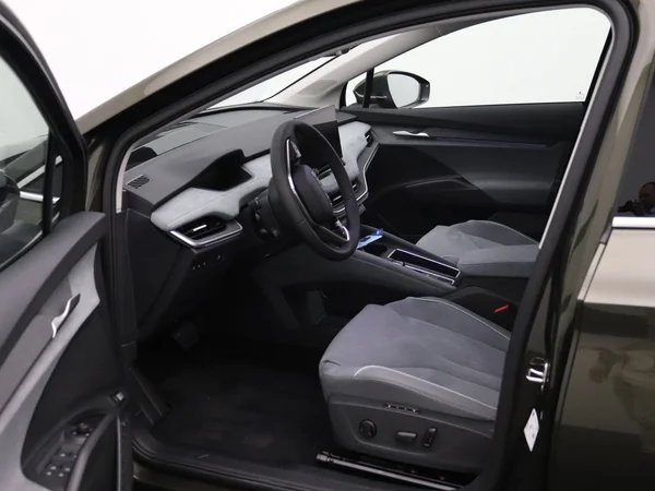 SKODA Enyaq Coupé (2025) — foto 16 van 28