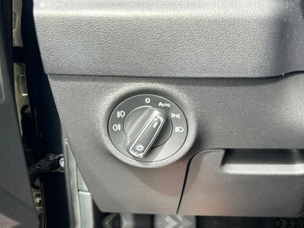 SKODA Karoq (2020) — foto 21 van 34