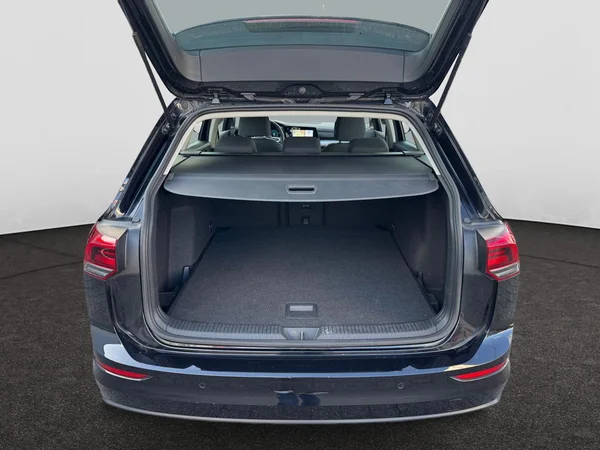 VOLKSWAGEN Golf VIII SW (2023) — foto 14 van 24