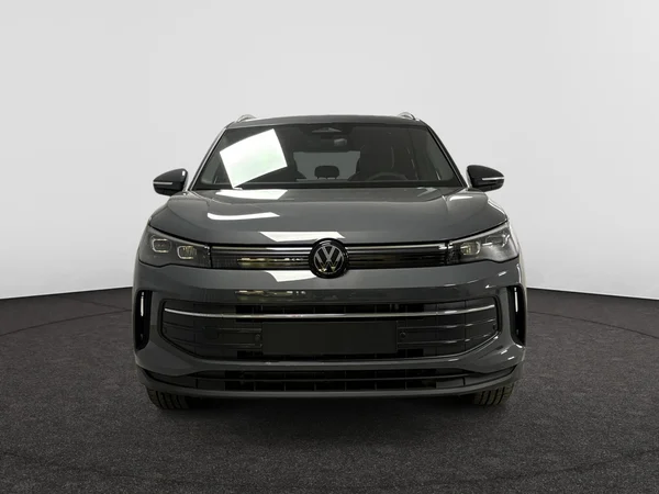 VOLKSWAGEN Tiguan (2025) — foto 11 van 16