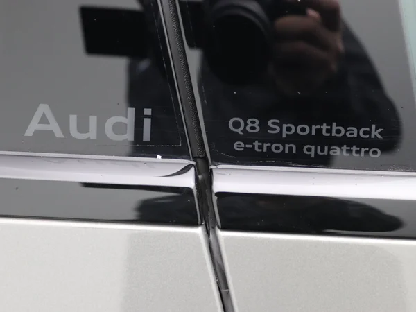 AUDI Q8 e-tron Sportback (2024) — foto 26 van 33