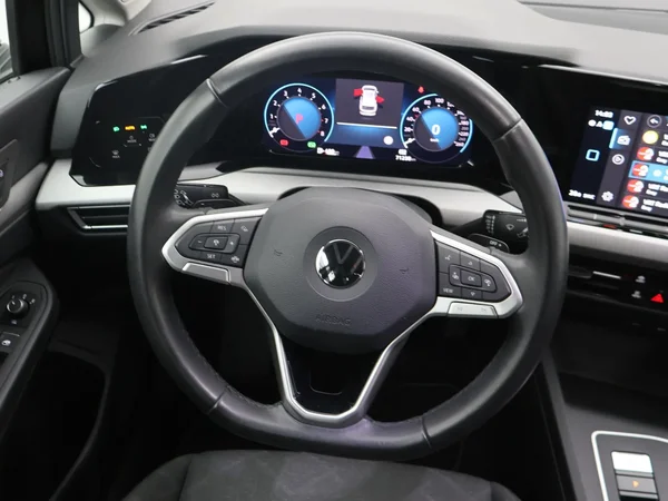 Volkswagen Golf (2022) — foto 6 van 25