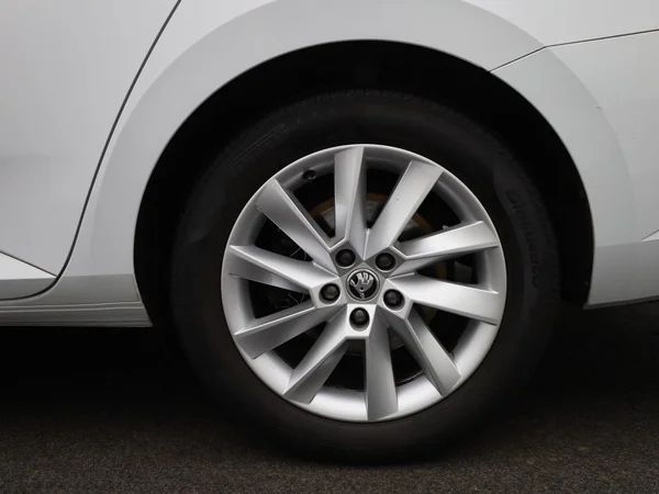 Škoda Superb (2022) — foto 8 van 47