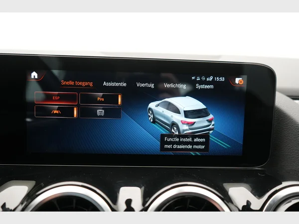 MERCEDES-BENZ GLA 180 (2021) — foto 3 van 28