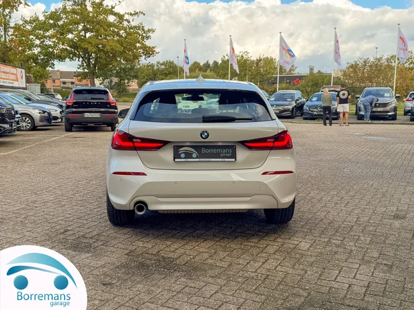 BMW 116 (2023) — foto 26 van 44