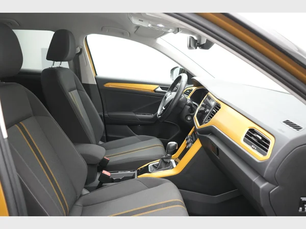 VOLKSWAGEN T-Roc (2018) — foto 5 van 25