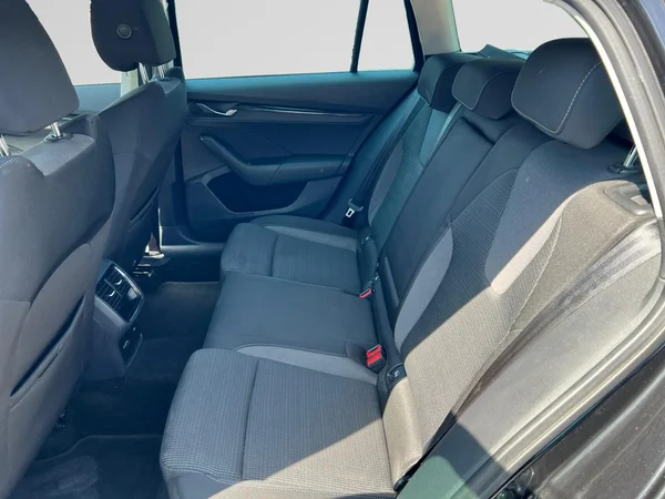 SKODA Octavia Combi (2020) — foto 4 van 19