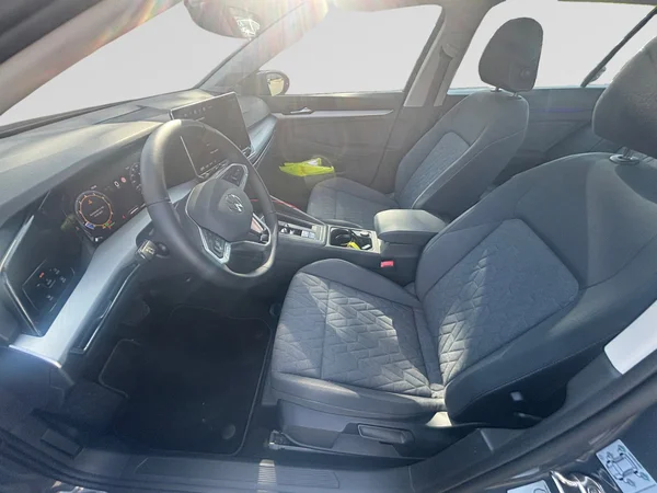 VOLKSWAGEN Golf VII SW (2024) — foto 22 van 24