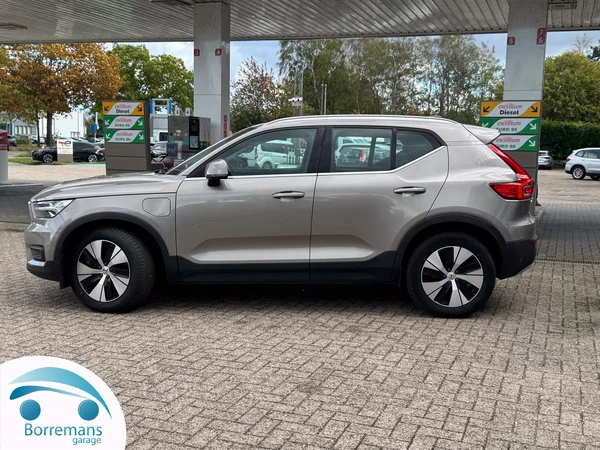 Volvo XC-40 (2020) — foto 32 van 44