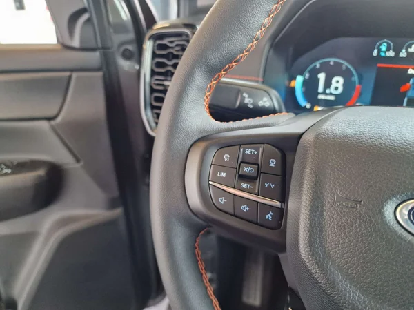 Ford Ranger — foto 3 van 15