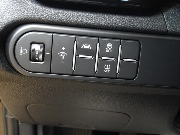 Kia cee'd (2024) — foto 10 van 23