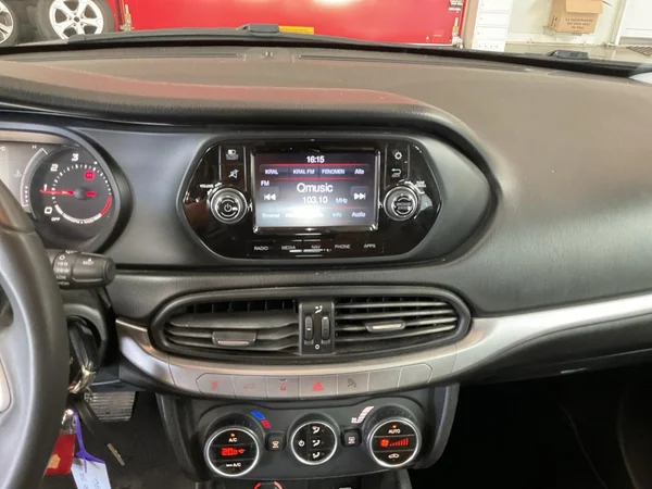 FIAT Tipo Sedan (2016) — foto 5 van 22