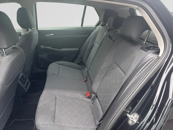 VOLKSWAGEN Golf VIII (2021) — foto 6 van 16