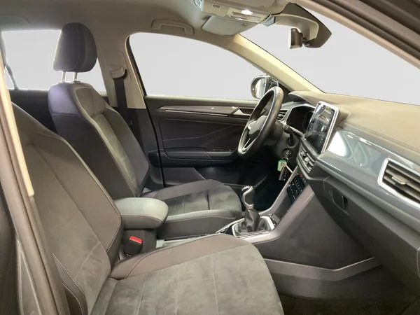 VOLKSWAGEN T-Roc (2022) — foto 8 van 22