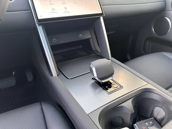 Land Rover Discovery Sport (2026) — foto 15 van 32