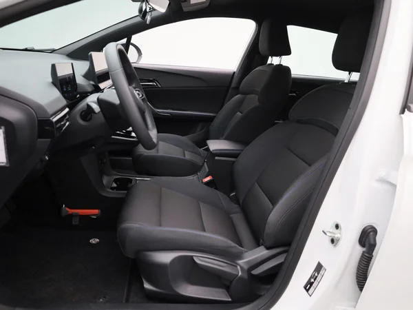 MG MG4 EV (2023) — foto 2 van 32