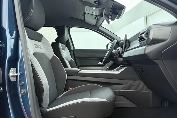Dacia Bigster Hybrid (2026) — foto 15 van 17
