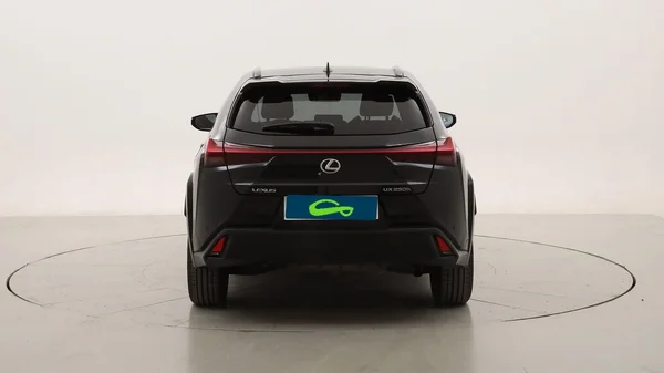 Lexus UX 250h (2022) — foto 18 van 23