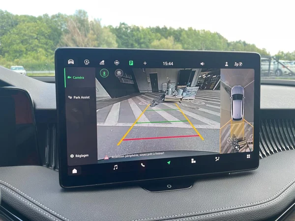 SKODA Superb Combi (2025) — foto 13 van 21