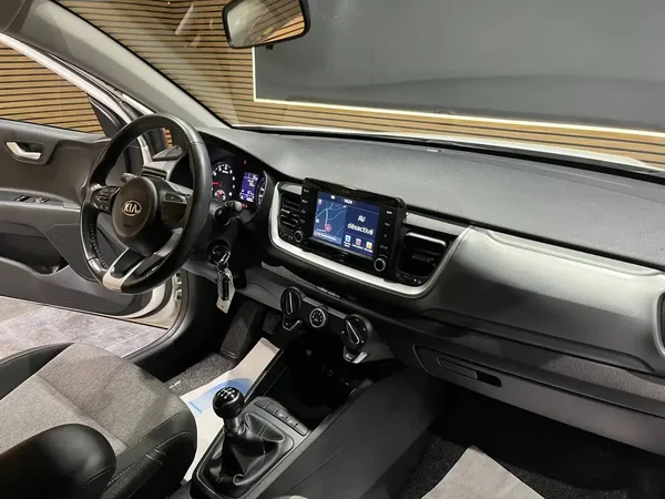 Kia Stonic (2020) — foto 4 van 19