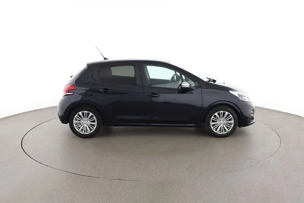 Peugeot 208 (2019) — foto 13 van 16