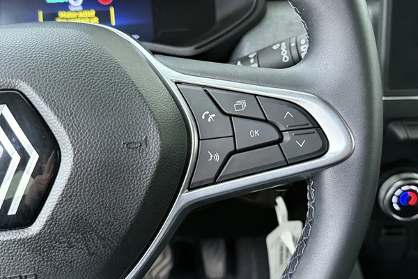 Renault Clio V Phase II Hybrid (HEV) (2024) — foto 6 van 16