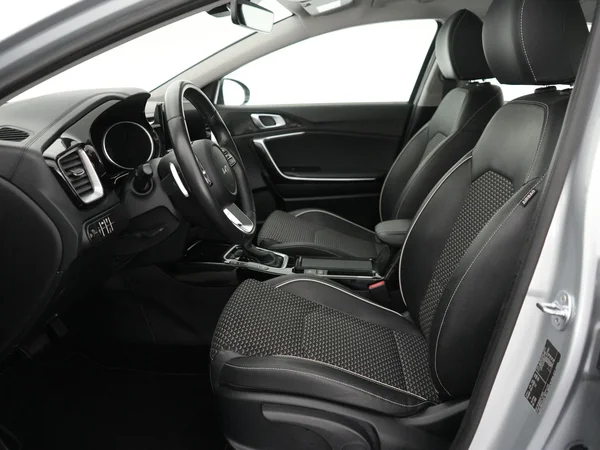 Kia cee'd (2024) — foto 3 van 22