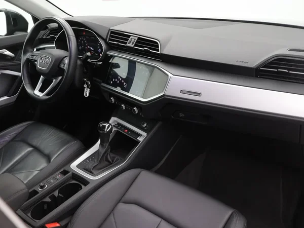 Audi Q3 (2022) — foto 17 van 23