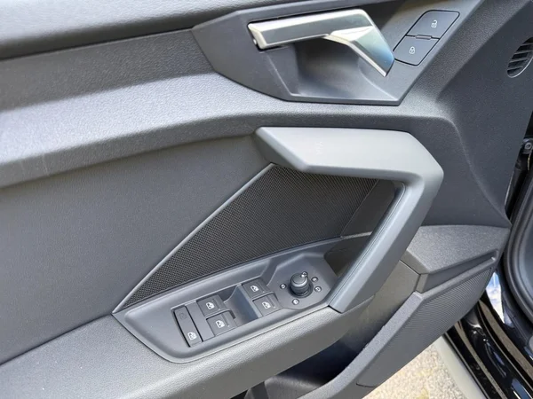 AUDI A3 Sportback (2023) — foto 11 van 15