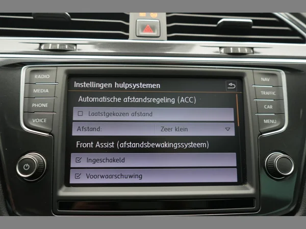 VOLKSWAGEN Tiguan (2016) — foto 22 van 30