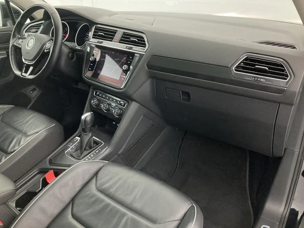 VOLKSWAGEN Tiguan Allspace (2021) — foto 9 van 36