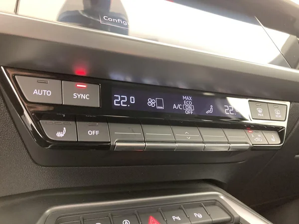 AUDI A3 Sportback (2022) — foto 25 van 36