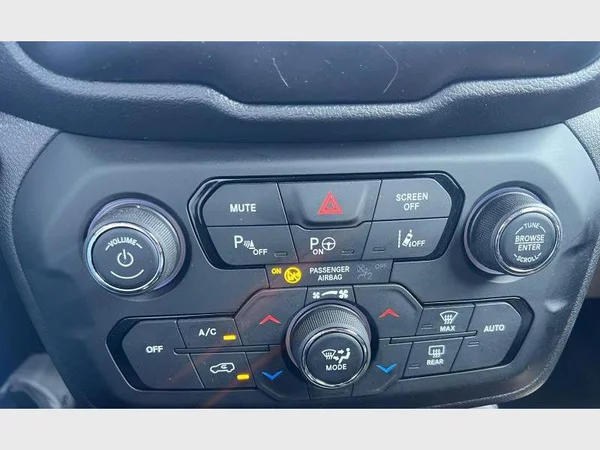 Jeep Renegade (2021) — foto 15 van 25