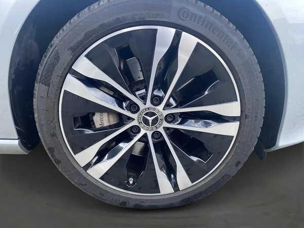 Mercedes-Benz C-Klasse (2023) — foto 8 van 20