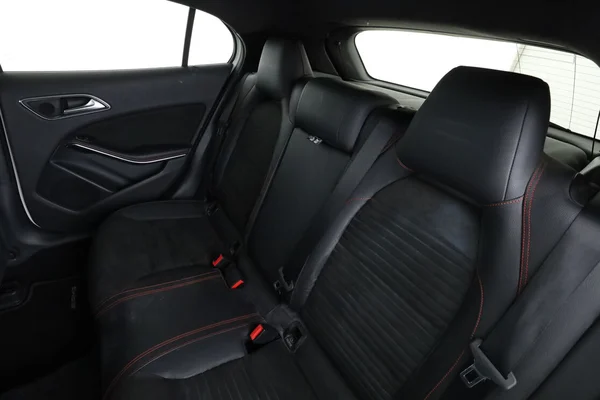 Mercedes-Benz GLA-Klasse (2017) — foto 5 van 16
