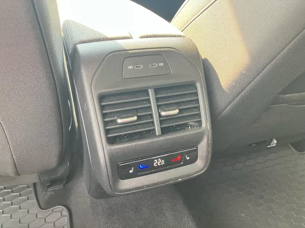 SKODA Superb Combi (2025) — foto 6 van 25