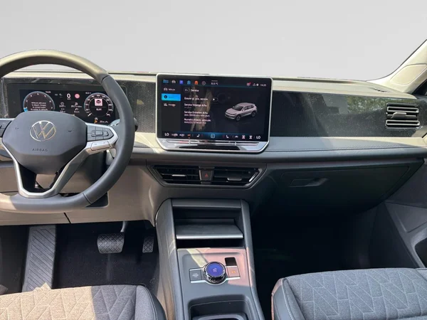VOLKSWAGEN Tiguan (2026) — foto 2 van 24