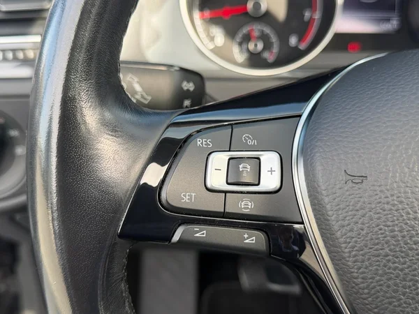 VOLKSWAGEN Golf VII (2019) — foto 4 van 19
