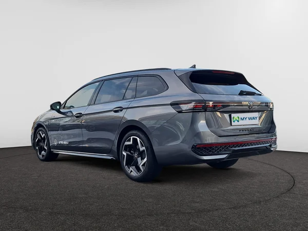 VOLKSWAGEN Passat Variant (2025) — foto 15 van 21