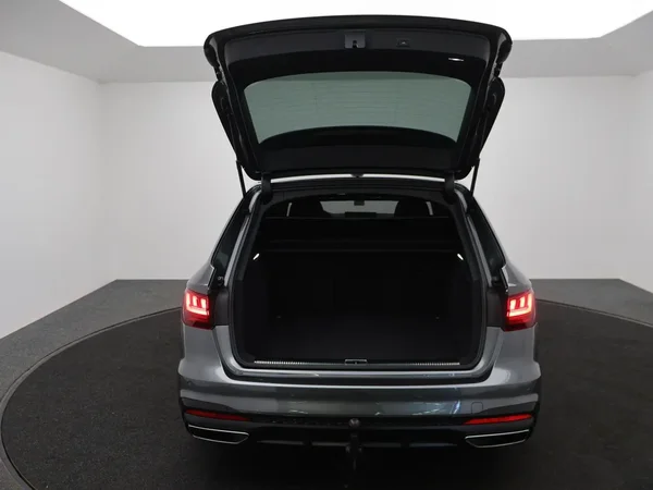 Audi A4 (2023) — foto 2 van 26