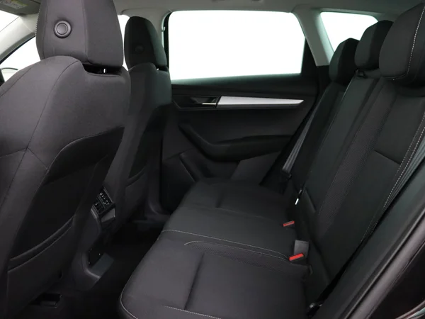 SKODA Karoq (2024) — foto 4 van 18