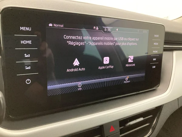 SKODA Kamiq (2022) — foto 3 van 36
