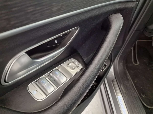 Mercedes-Benz GLE (2023) — foto 3 van 21