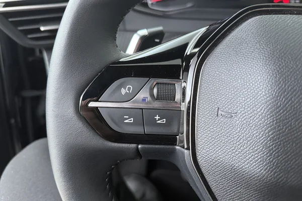 Peugeot 2008 (2025) — foto 6 van 16