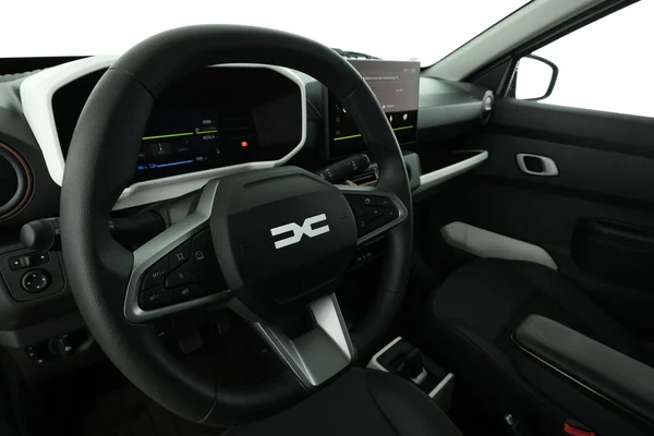 Dacia Spring (2025) — foto 2 van 16