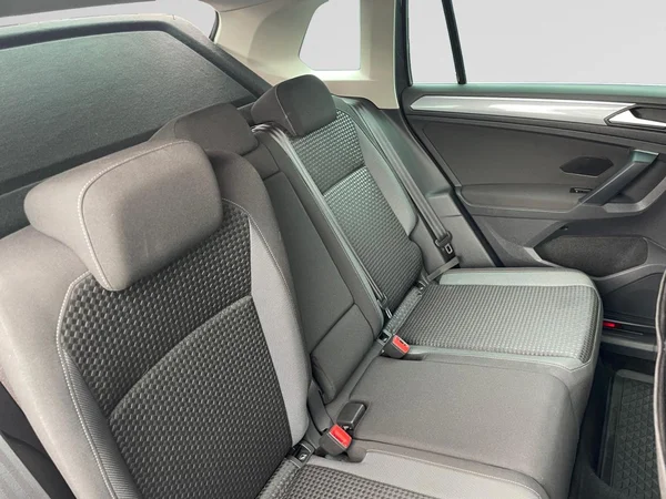 VOLKSWAGEN Tiguan (2021) — foto 10 van 21